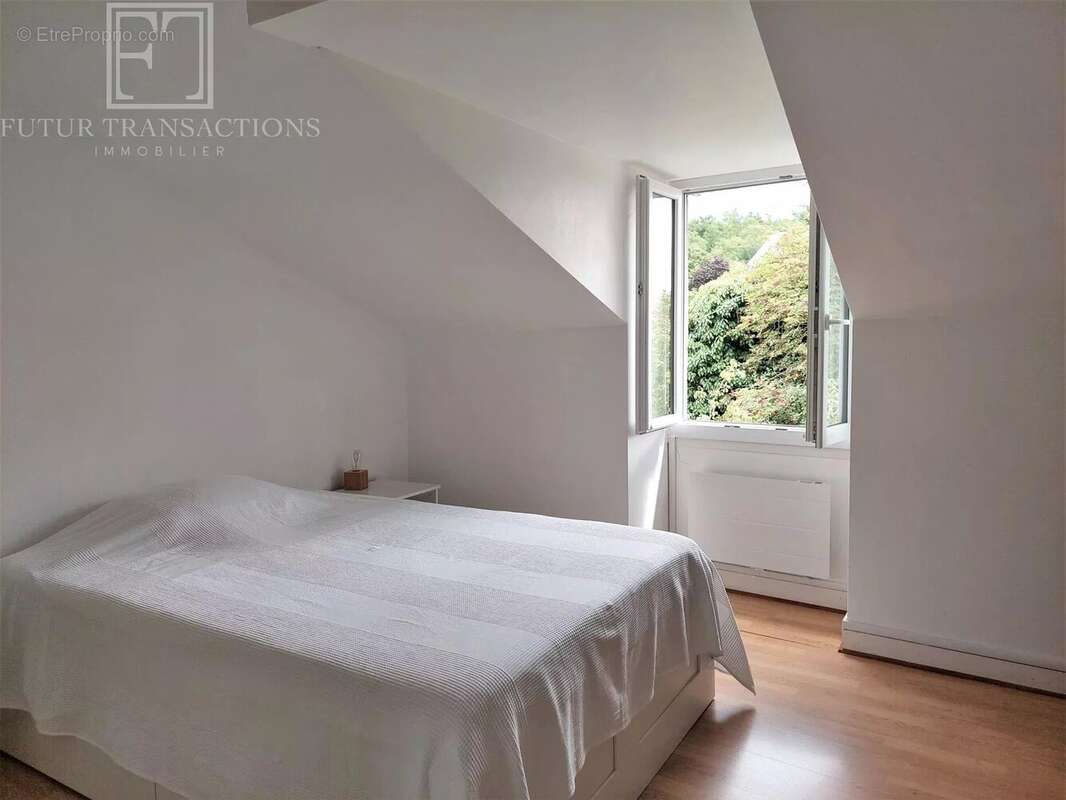 Maison à SAINT-FRONT-LA-RIVIERE