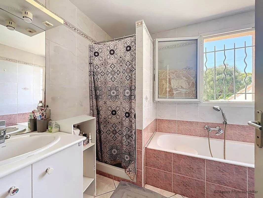 Maison à VILLENEUVE-LOUBET