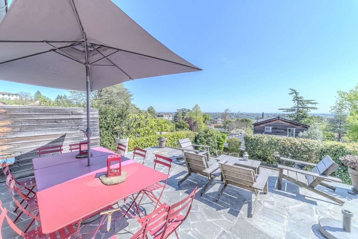 Maison à SAINT-CYR-AU-MONT-D&#039;OR