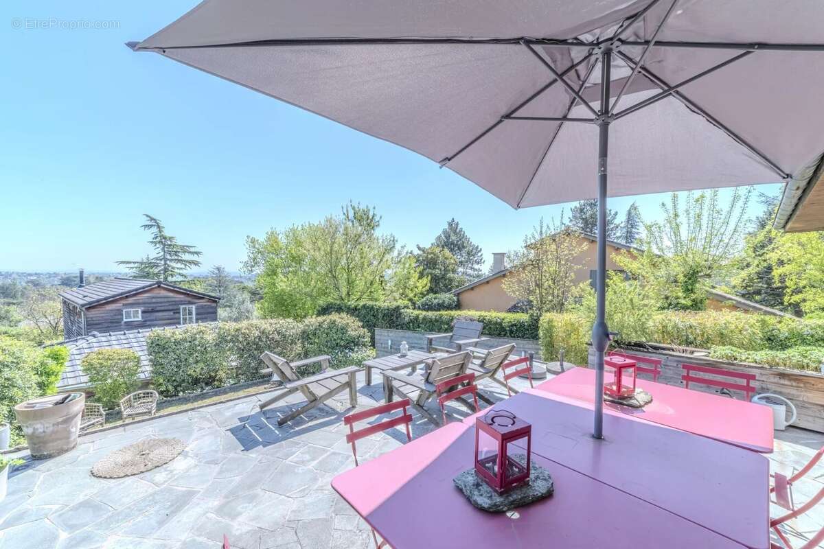 Maison à SAINT-CYR-AU-MONT-D&#039;OR