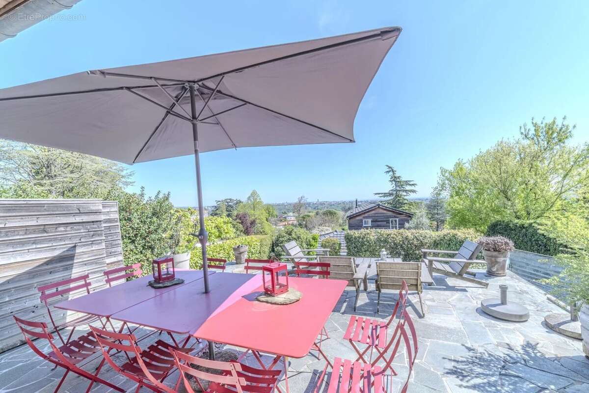 Maison à SAINT-CYR-AU-MONT-D&#039;OR