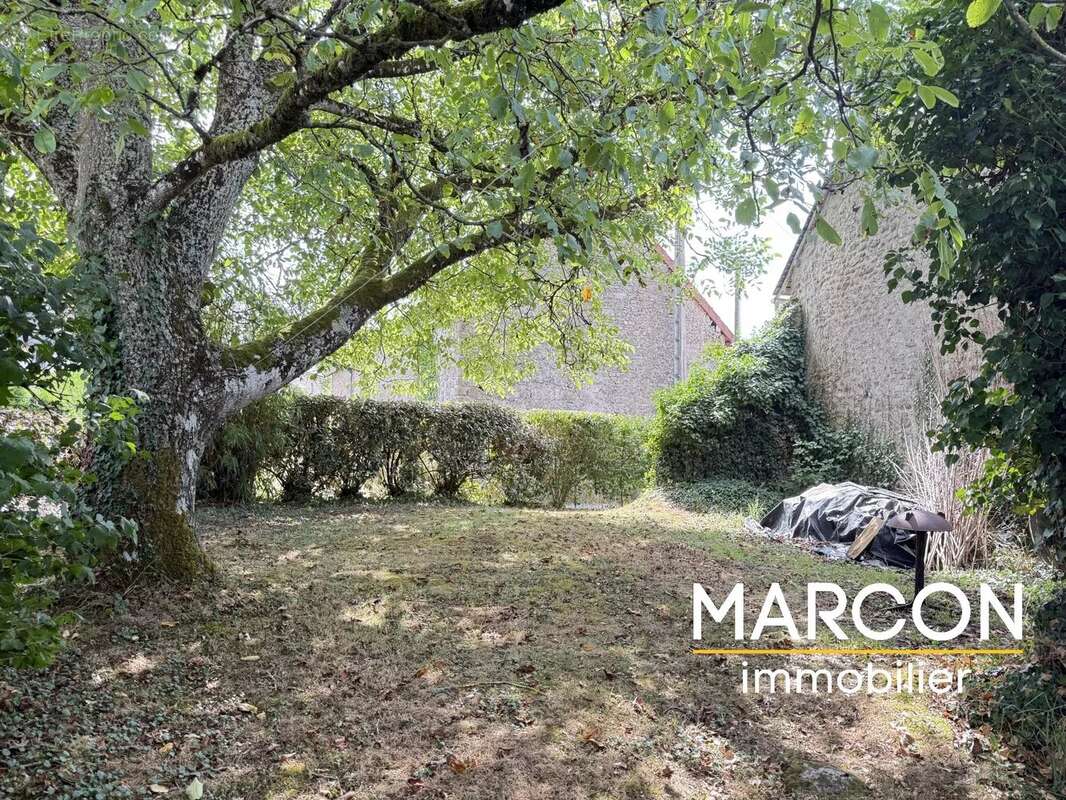 Maison à SAINT-VAURY