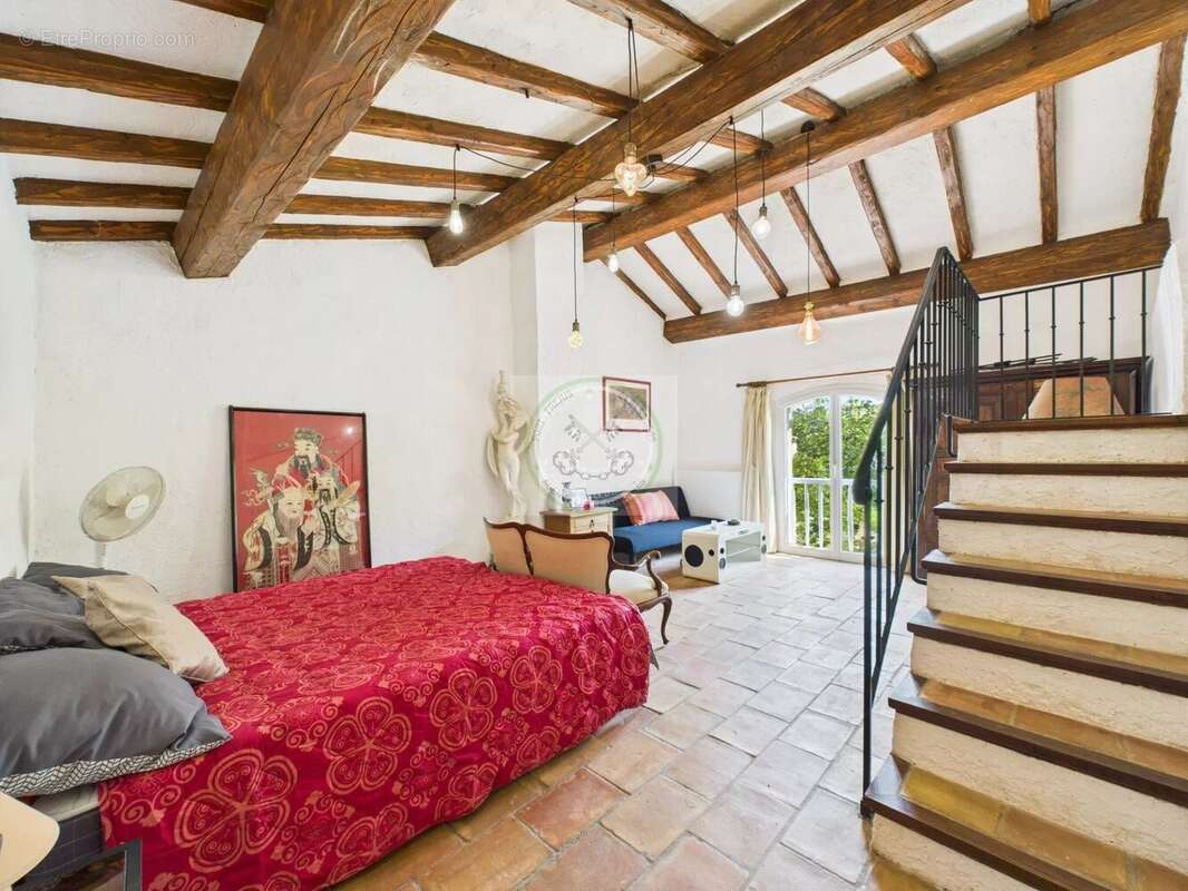 Maison à PUGET-SUR-ARGENS