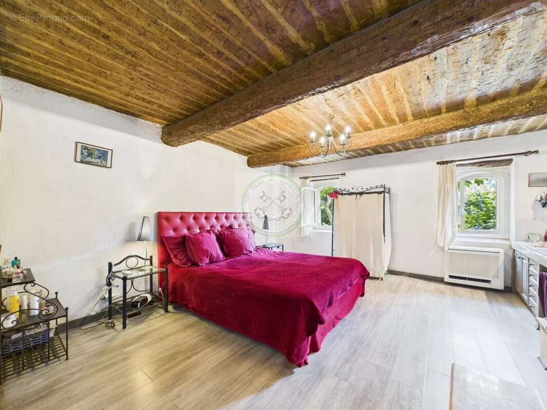 Maison à PUGET-SUR-ARGENS