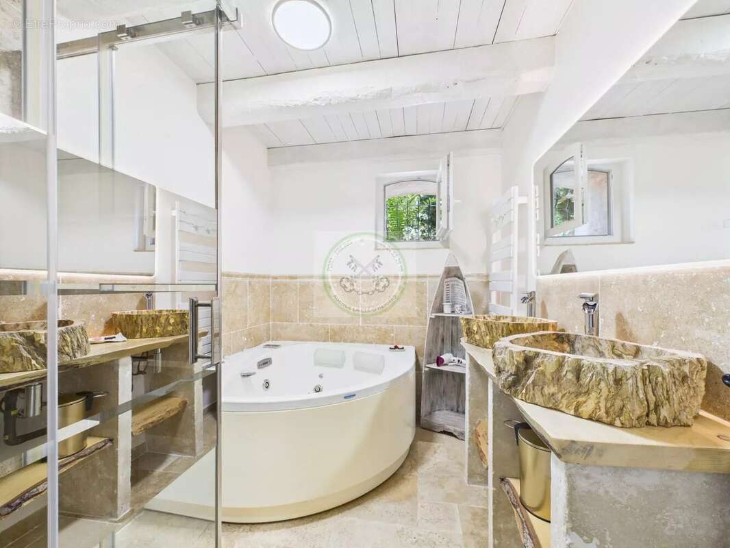 Maison à PUGET-SUR-ARGENS