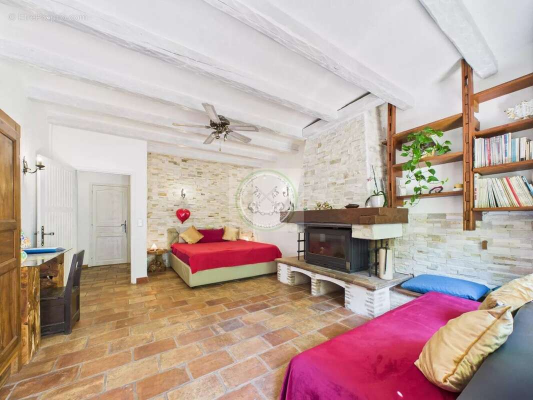 Maison à PUGET-SUR-ARGENS