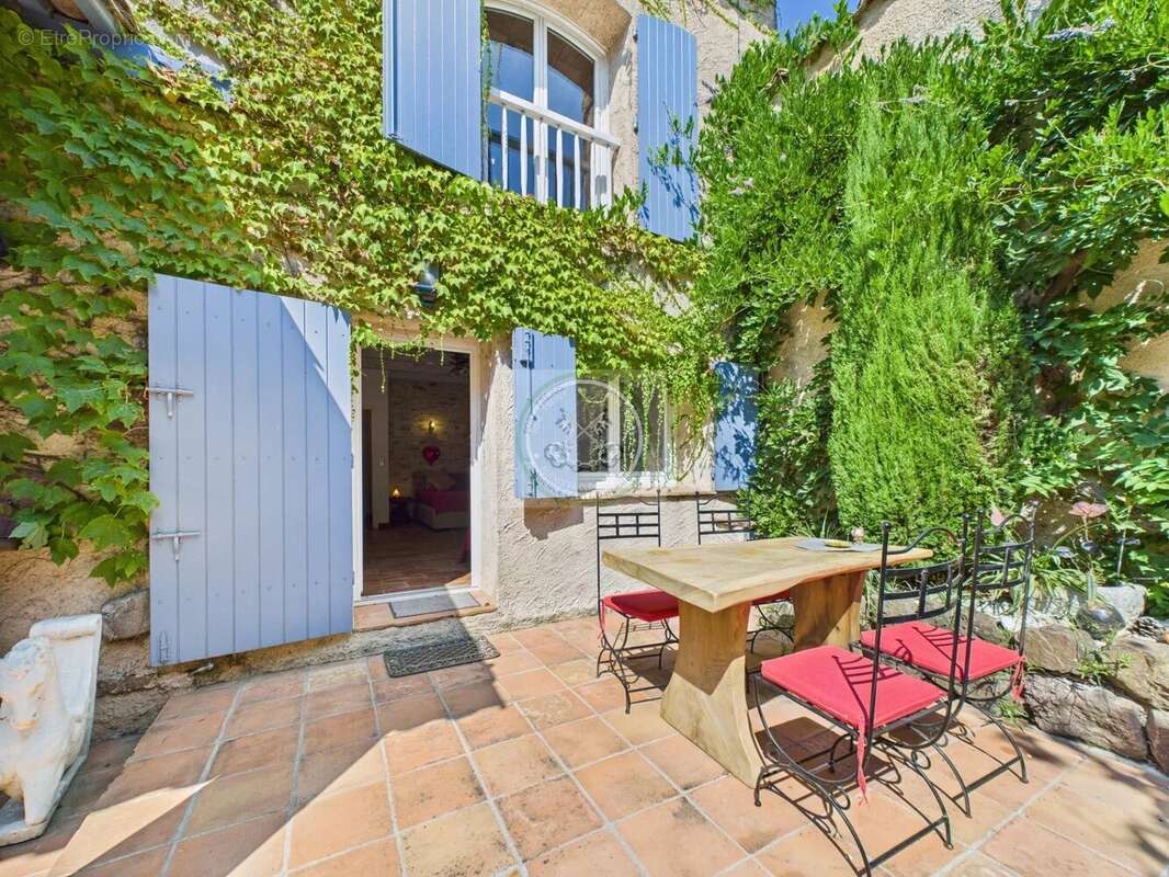 Maison à PUGET-SUR-ARGENS