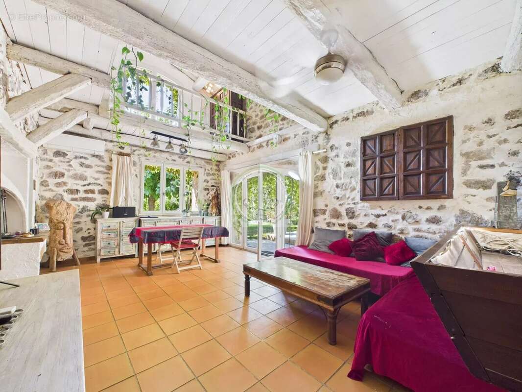 Maison à PUGET-SUR-ARGENS