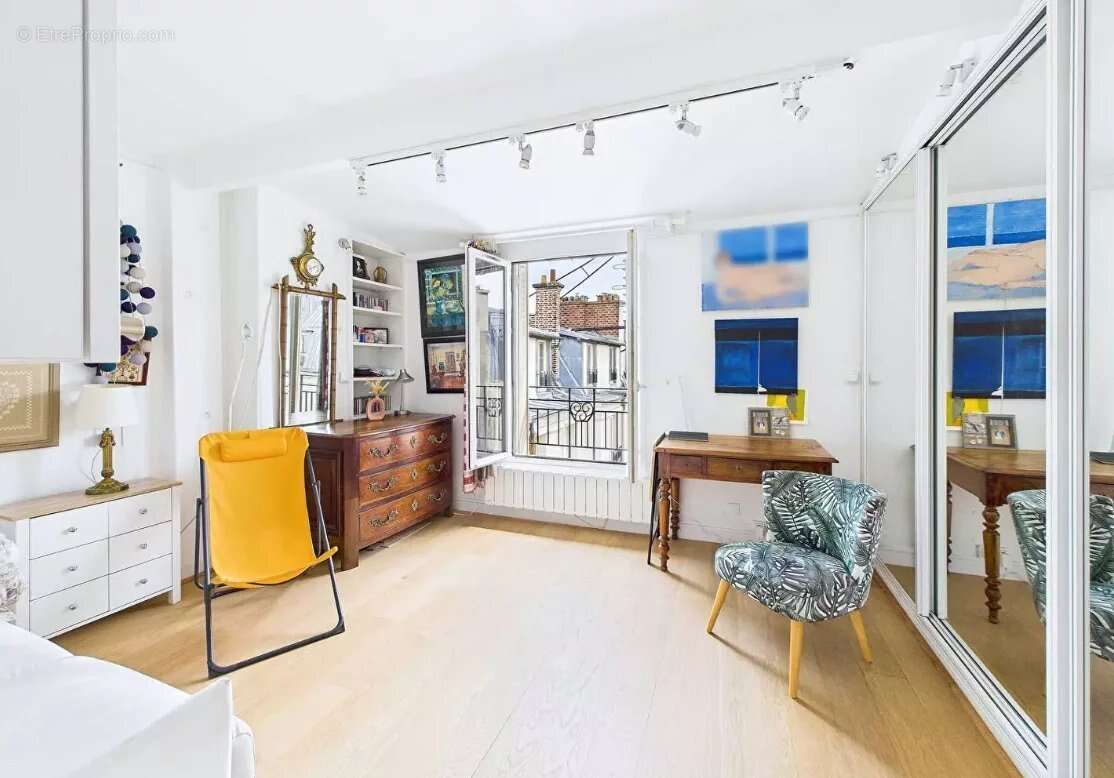 Appartement à PARIS-17E