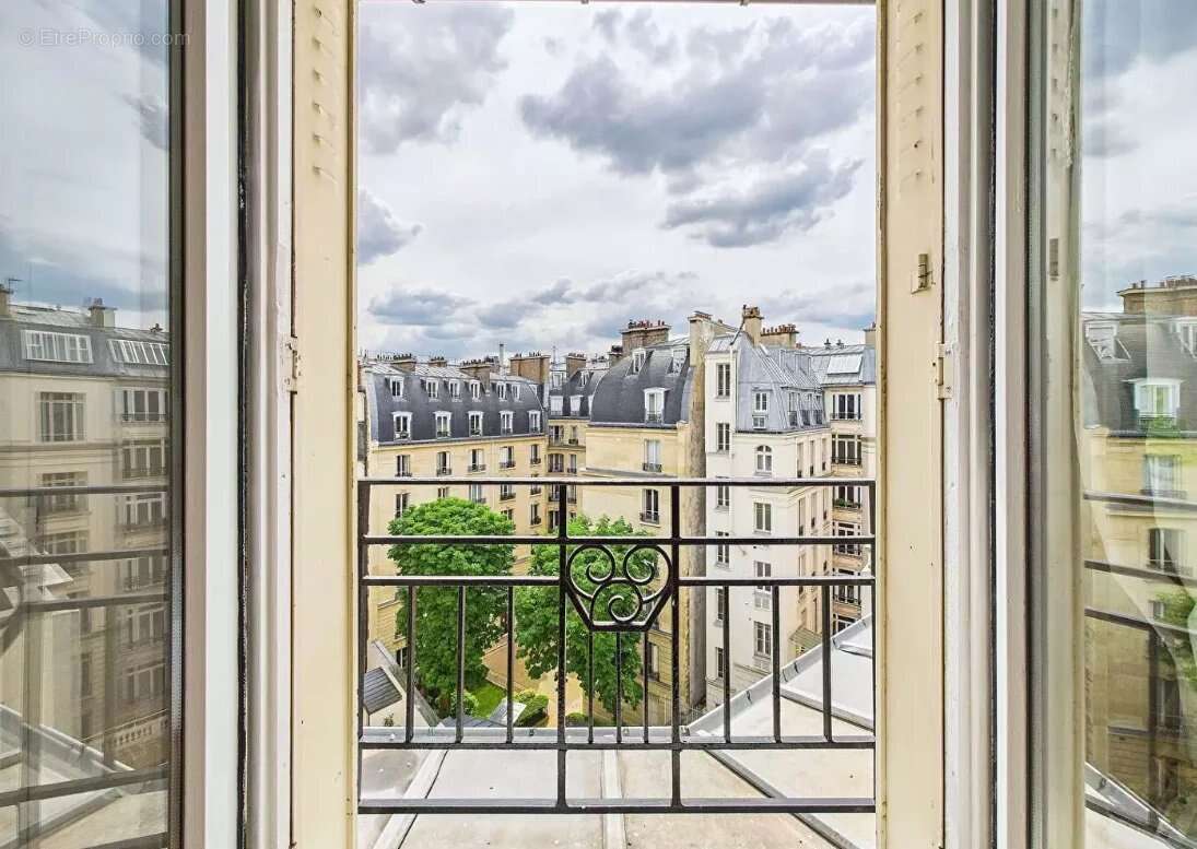 Appartement à PARIS-17E