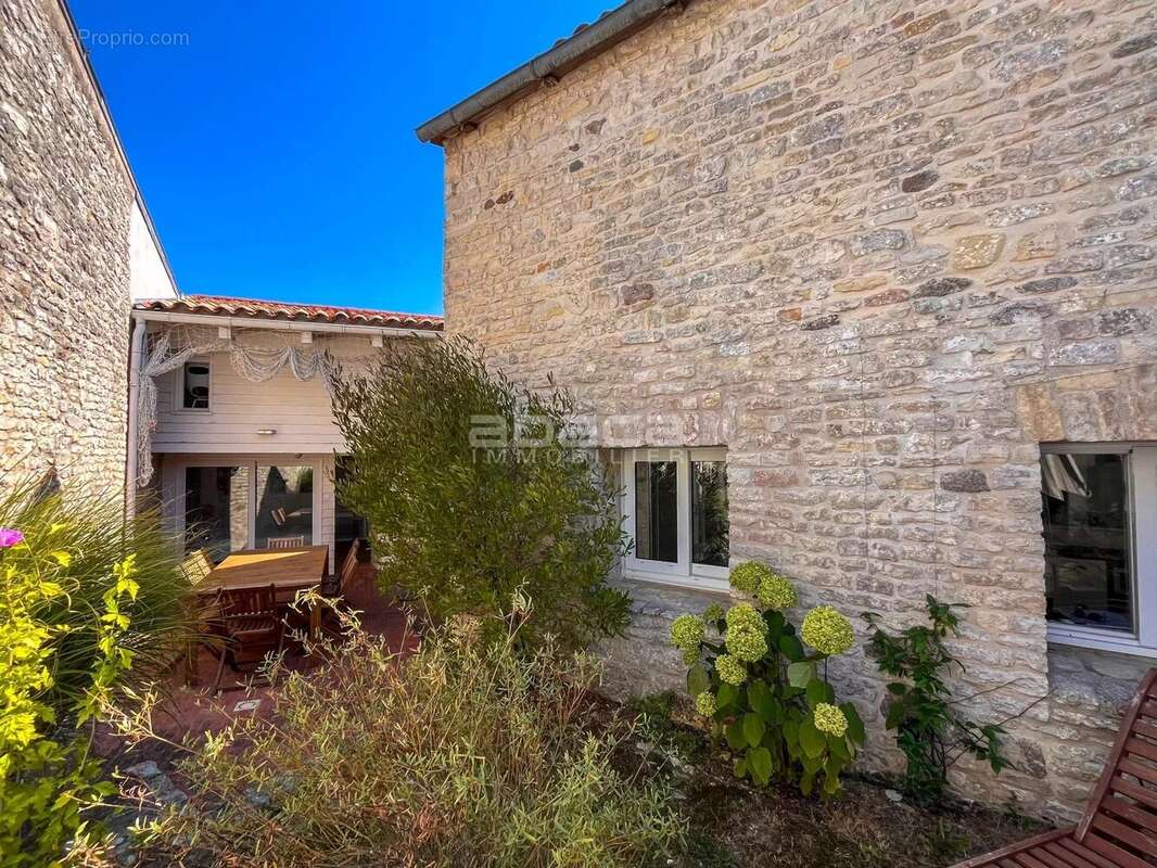 Maison à LE BOIS-PLAGE-EN-RE