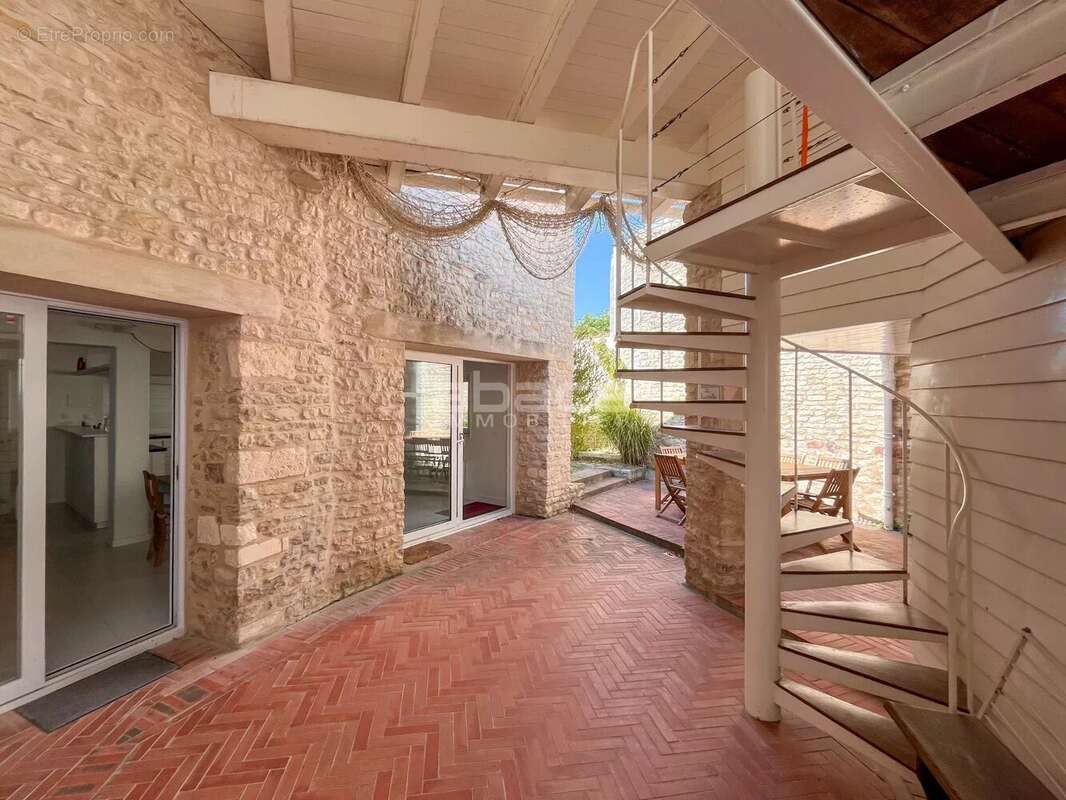 Maison à LE BOIS-PLAGE-EN-RE