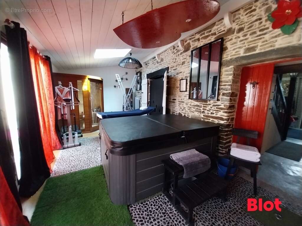 Maison à DOL-DE-BRETAGNE