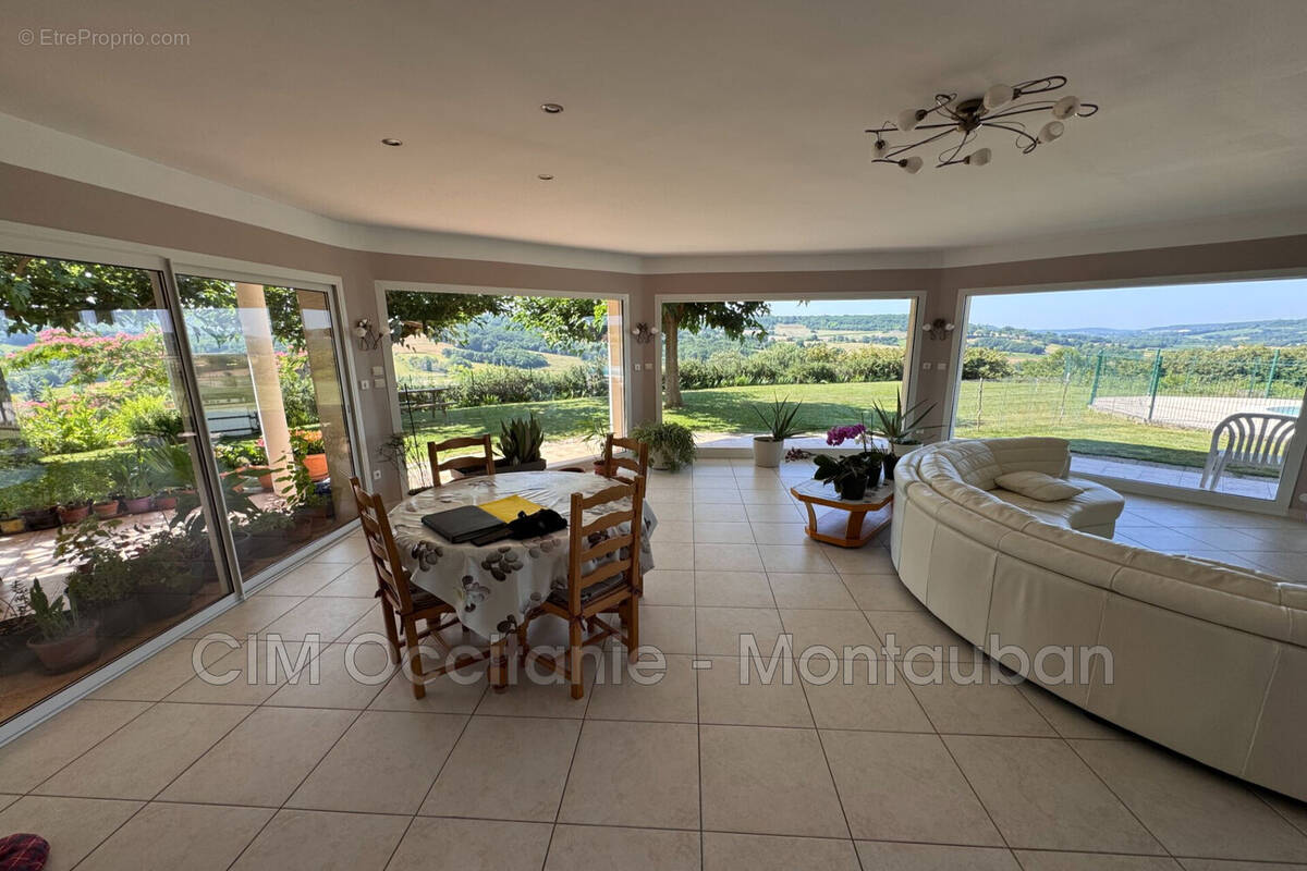 Maison à SAINTE-JULIETTE