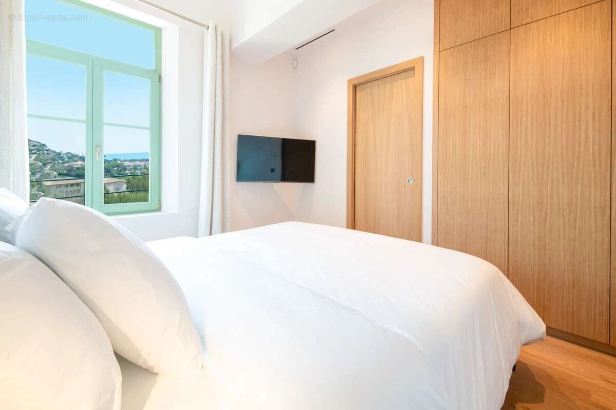 Maison à LES ISSAMBRES