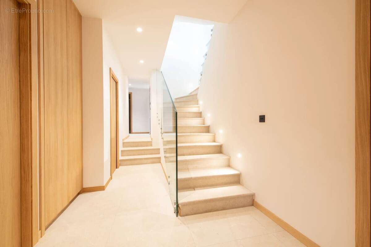 Maison à LES ISSAMBRES