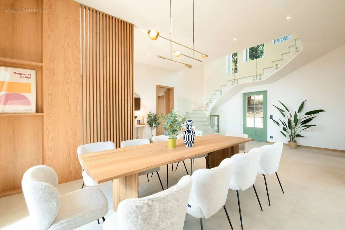 Maison à LES ISSAMBRES