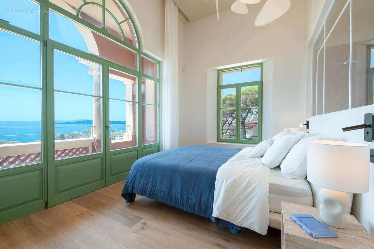 Maison à LES ISSAMBRES