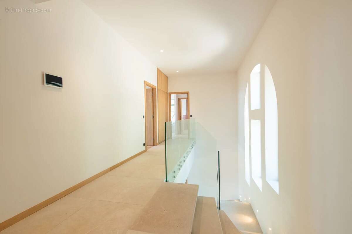 Maison à LES ISSAMBRES