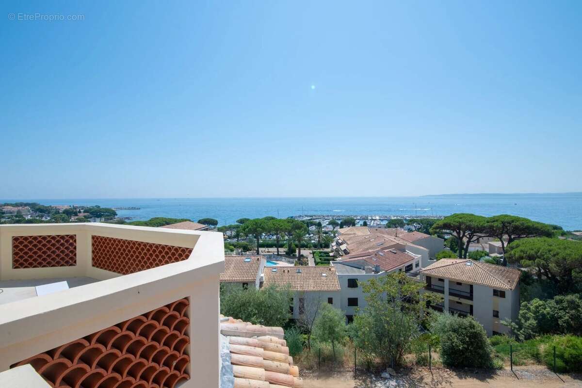 Maison à LES ISSAMBRES