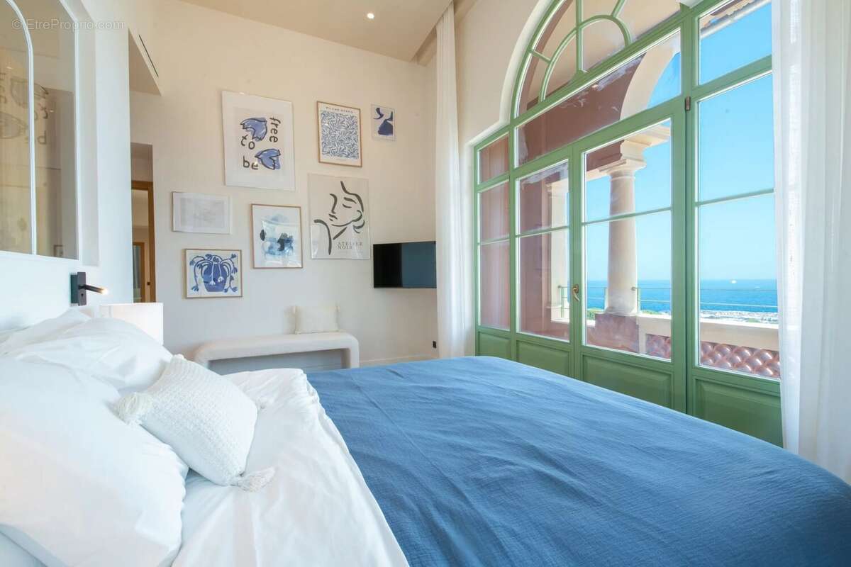 Maison à LES ISSAMBRES