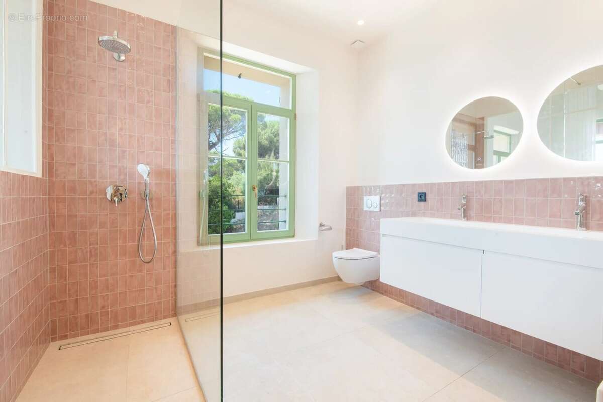 Maison à LES ISSAMBRES