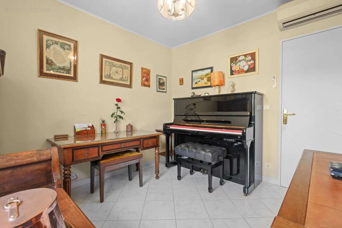 Appartement à MANDELIEU-LA-NAPOULE