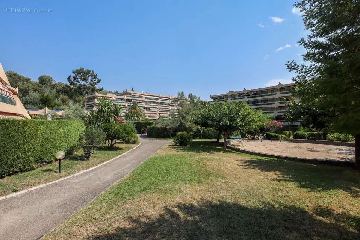 Appartement à MANDELIEU-LA-NAPOULE