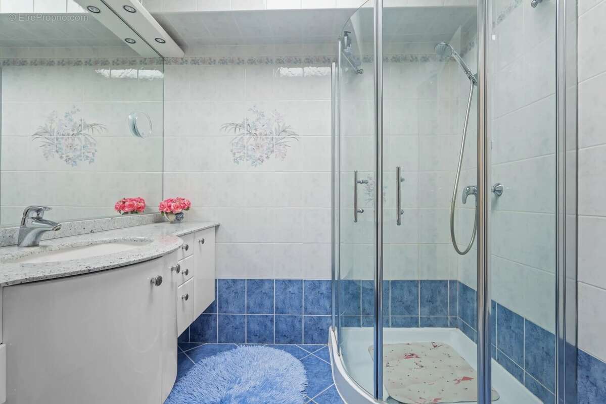 Appartement à MANDELIEU-LA-NAPOULE