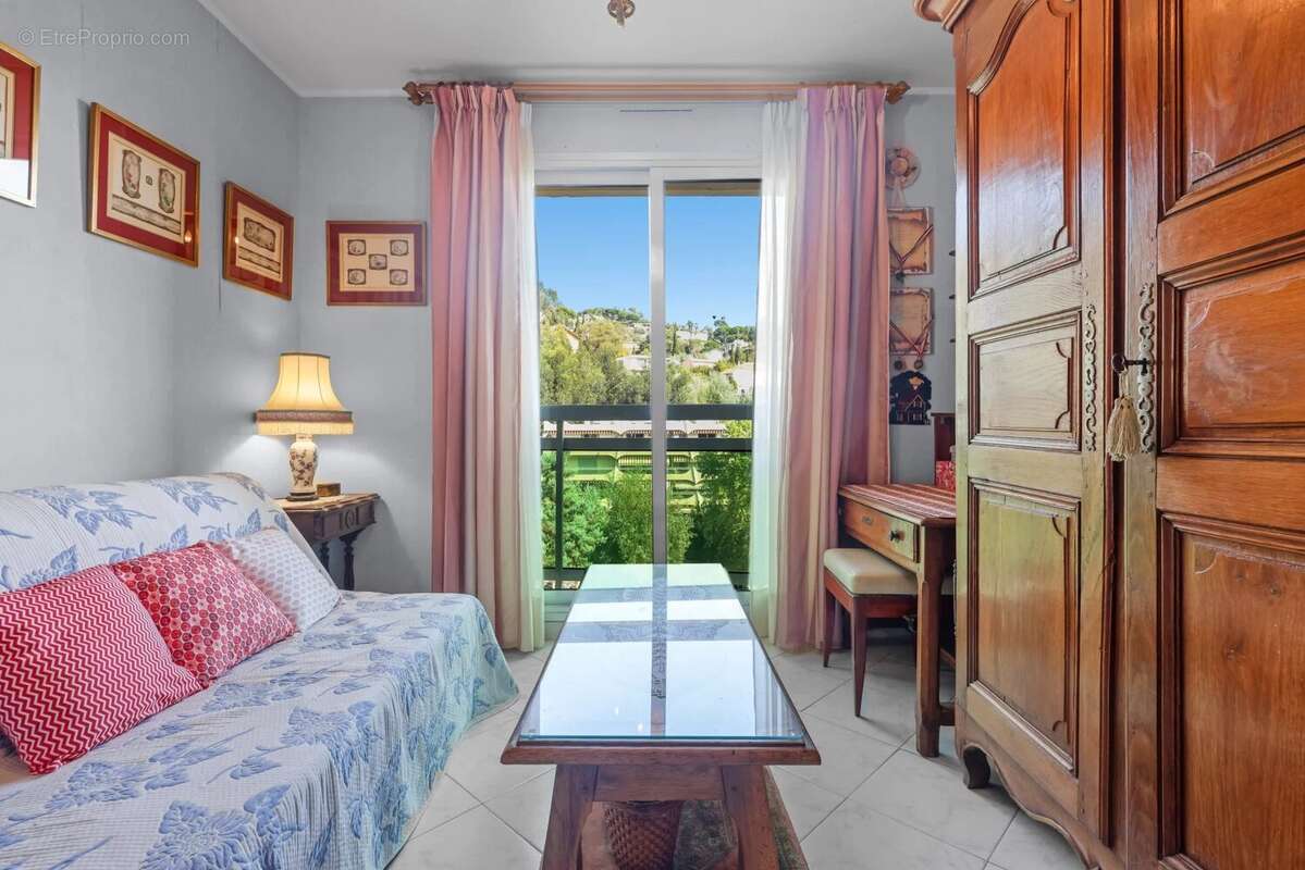 Appartement à MANDELIEU-LA-NAPOULE