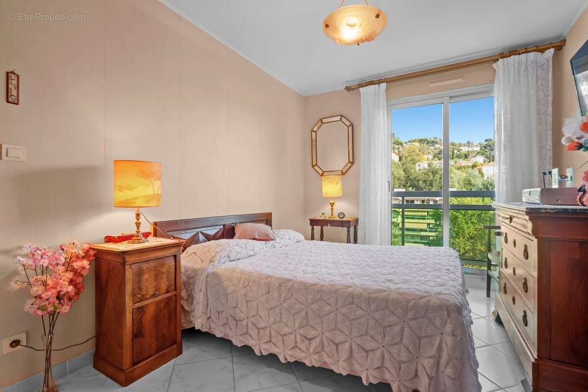 Appartement à MANDELIEU-LA-NAPOULE