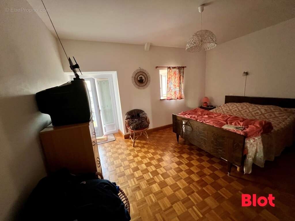 Maison à SAINT-JOUAN-DE-L&#039;ISLE