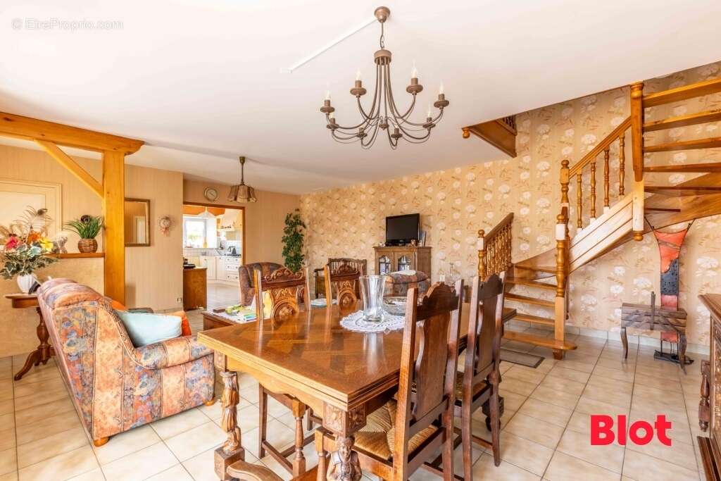 Maison à SAINT-JOUAN-DE-L&#039;ISLE