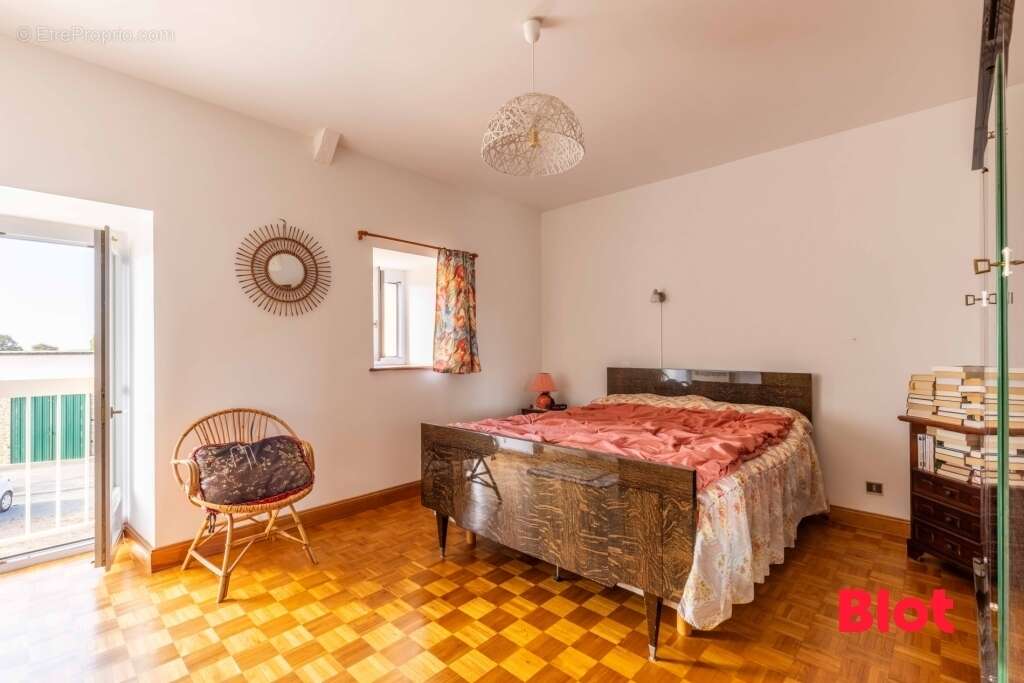 Maison à SAINT-JOUAN-DE-L&#039;ISLE