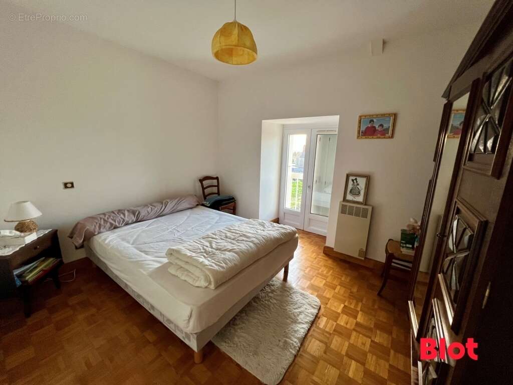 Maison à SAINT-JOUAN-DE-L&#039;ISLE