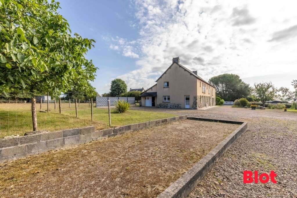 Maison à SAINT-JOUAN-DE-L&#039;ISLE