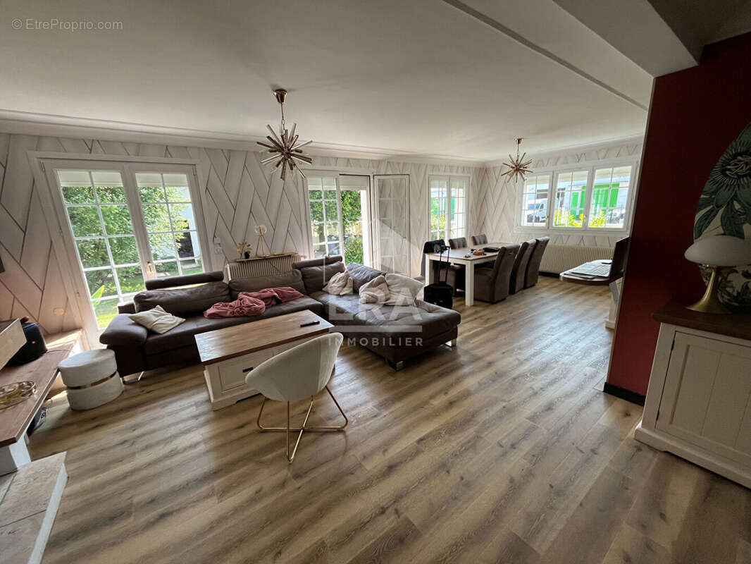 Maison à SAINT-LEONARD