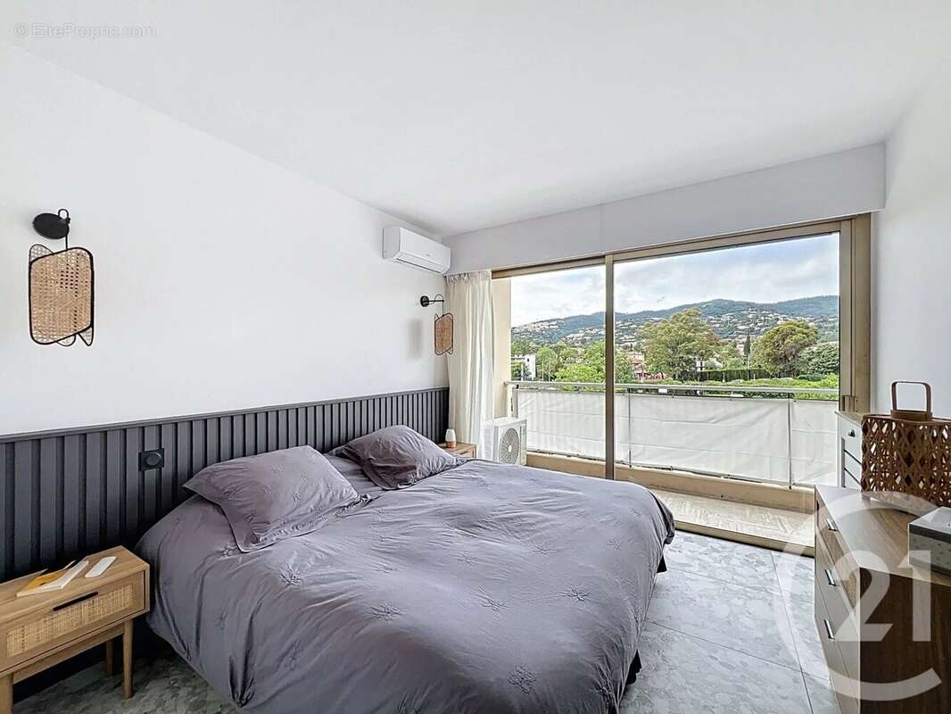 Appartement à MANDELIEU-LA-NAPOULE