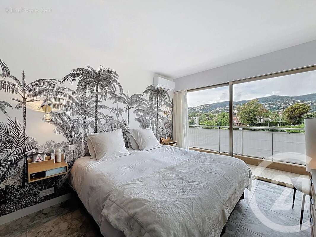 Appartement à MANDELIEU-LA-NAPOULE