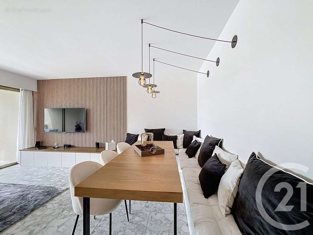 Appartement à MANDELIEU-LA-NAPOULE