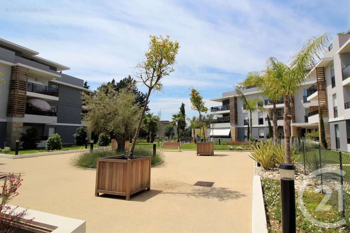 Appartement à MOUGINS