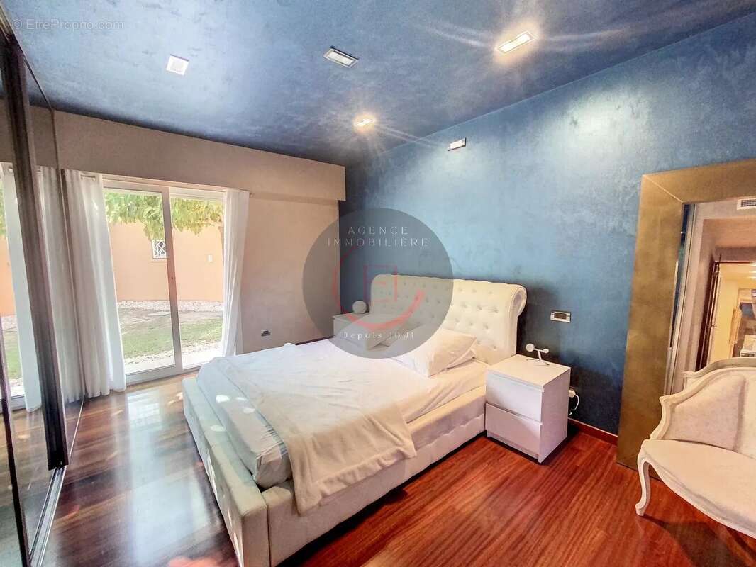 Maison à MANDELIEU-LA-NAPOULE