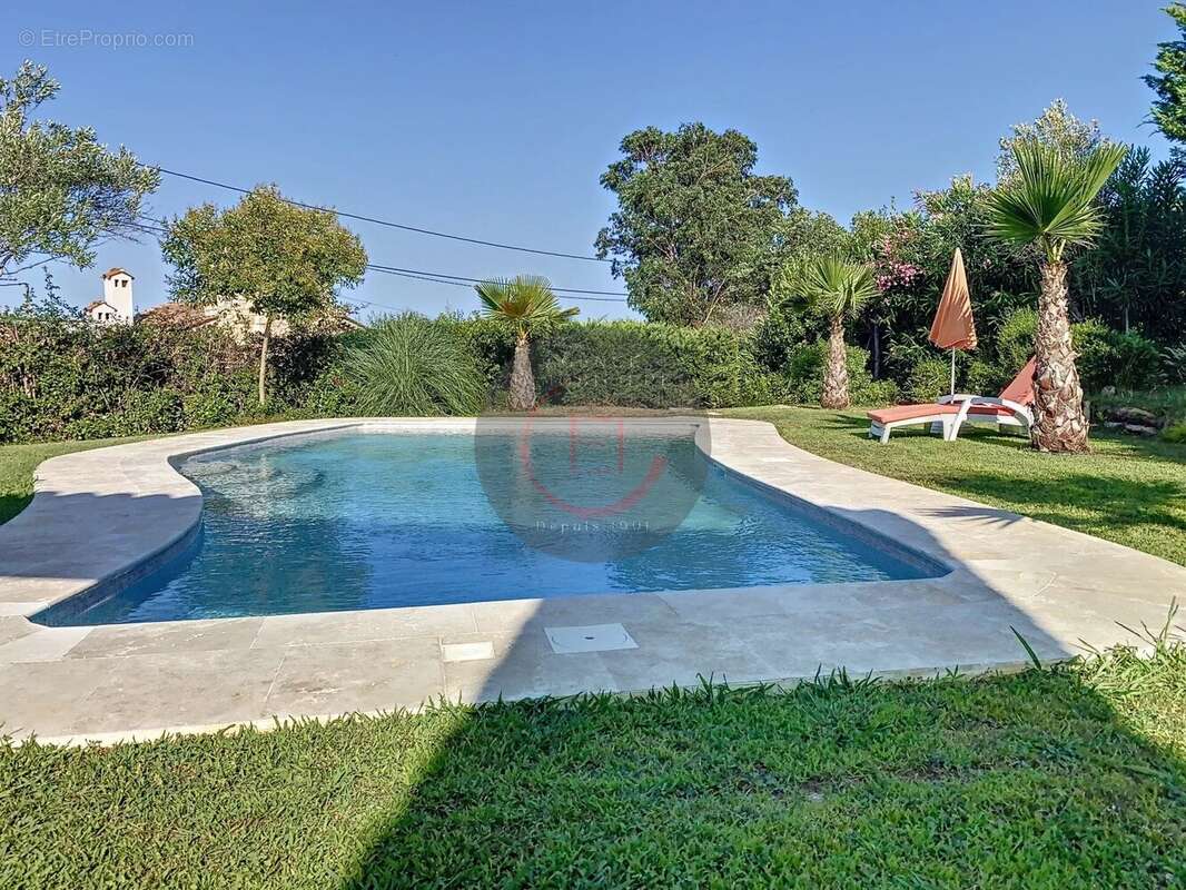 Maison à MANDELIEU-LA-NAPOULE