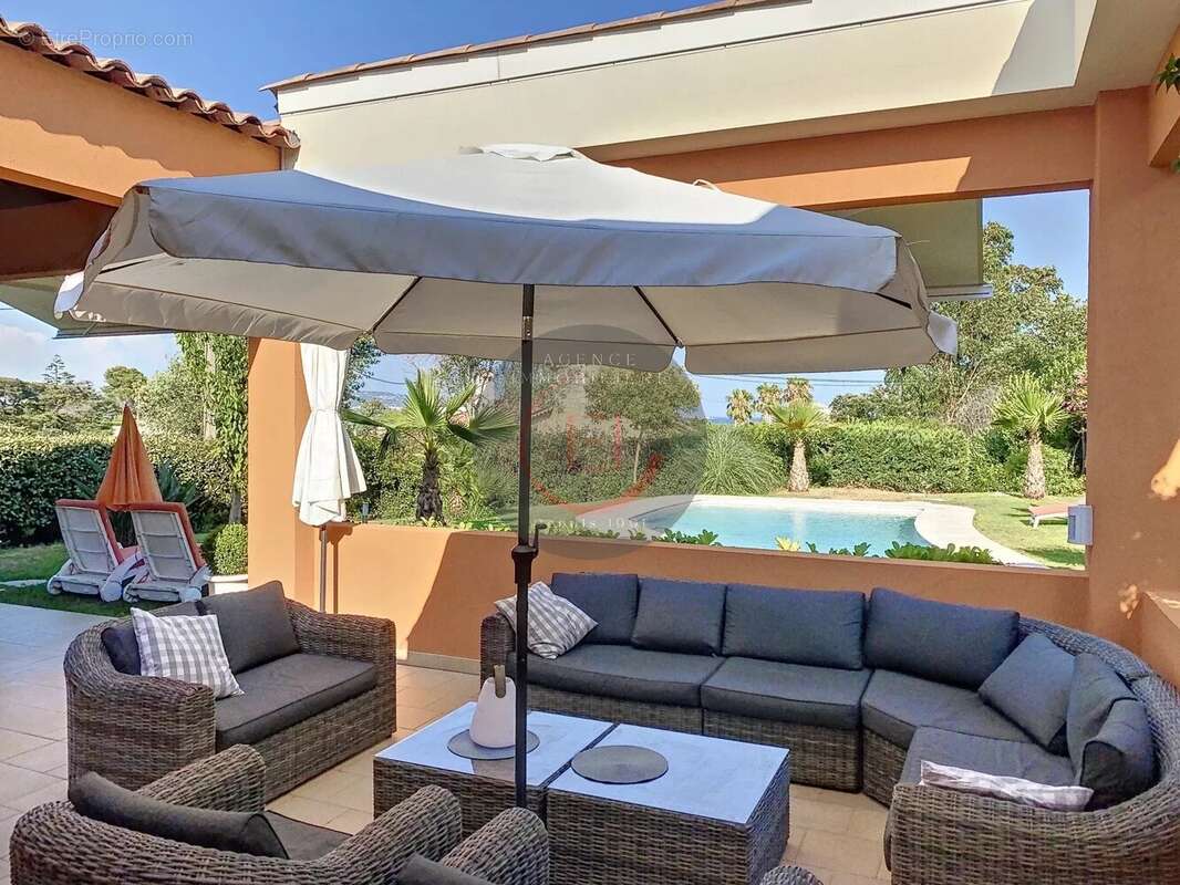 Maison à MANDELIEU-LA-NAPOULE