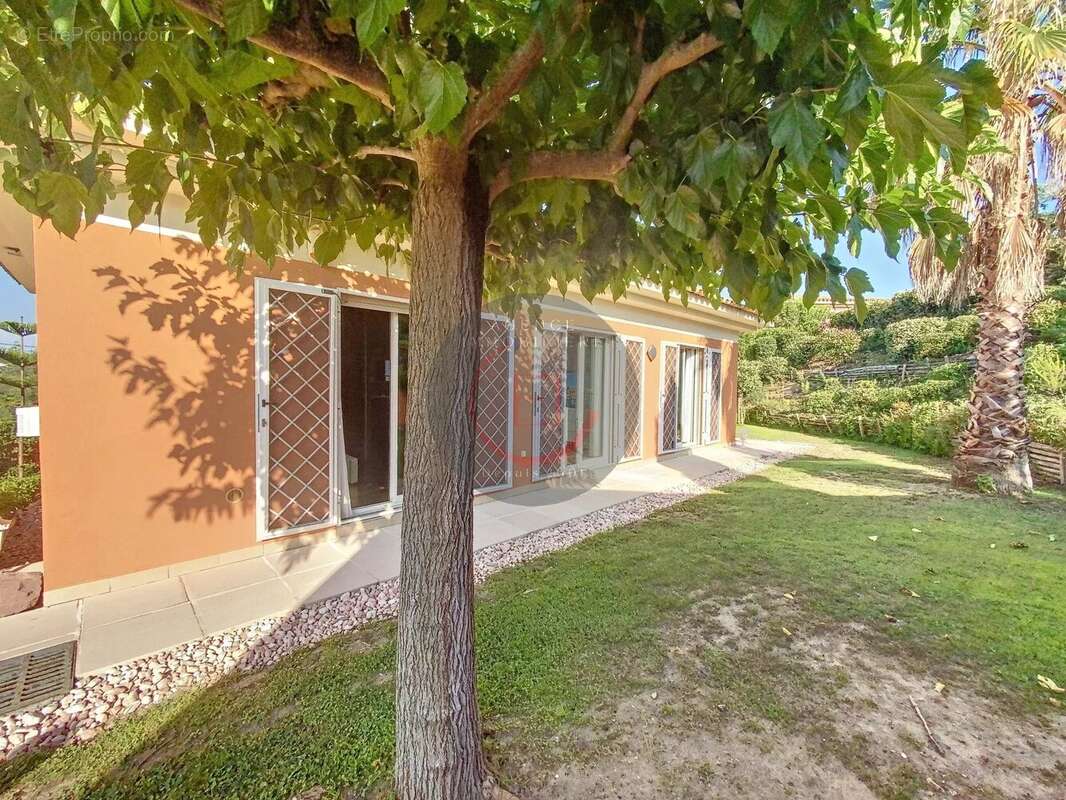 Maison à MANDELIEU-LA-NAPOULE