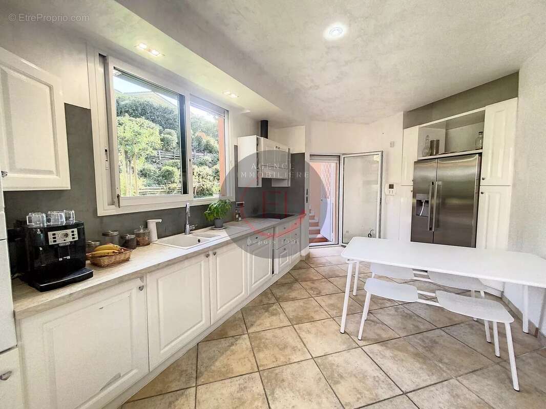 Maison à MANDELIEU-LA-NAPOULE