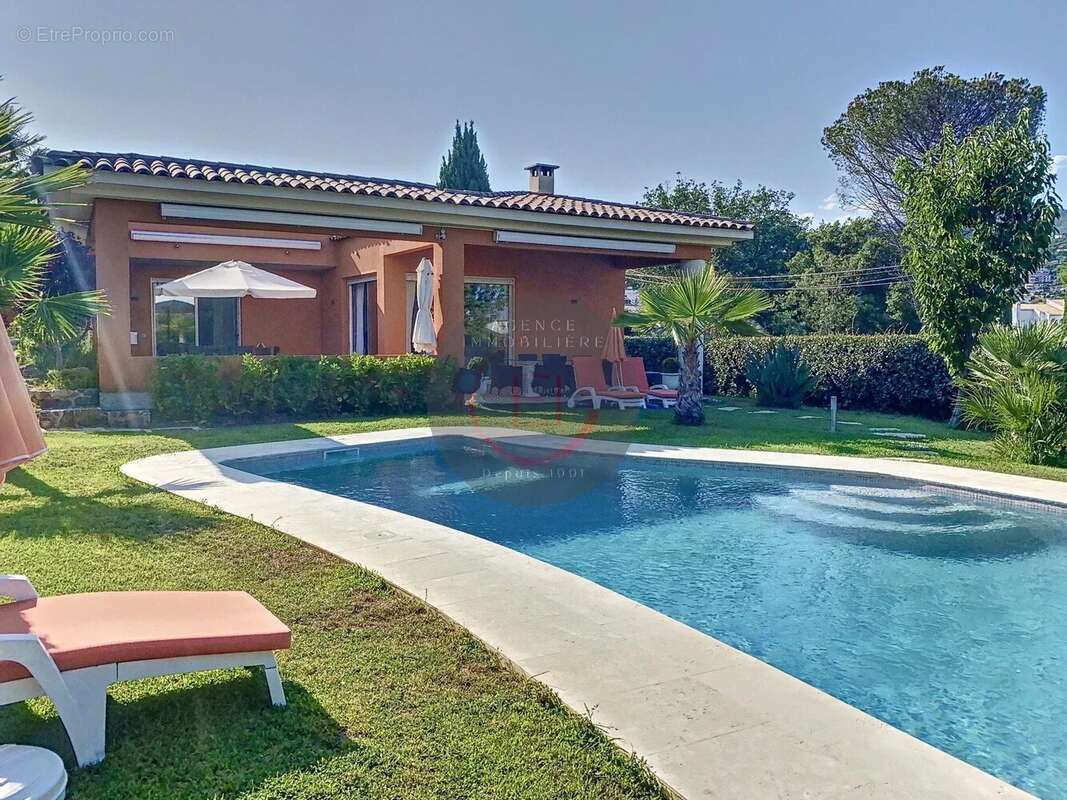 Maison à MANDELIEU-LA-NAPOULE