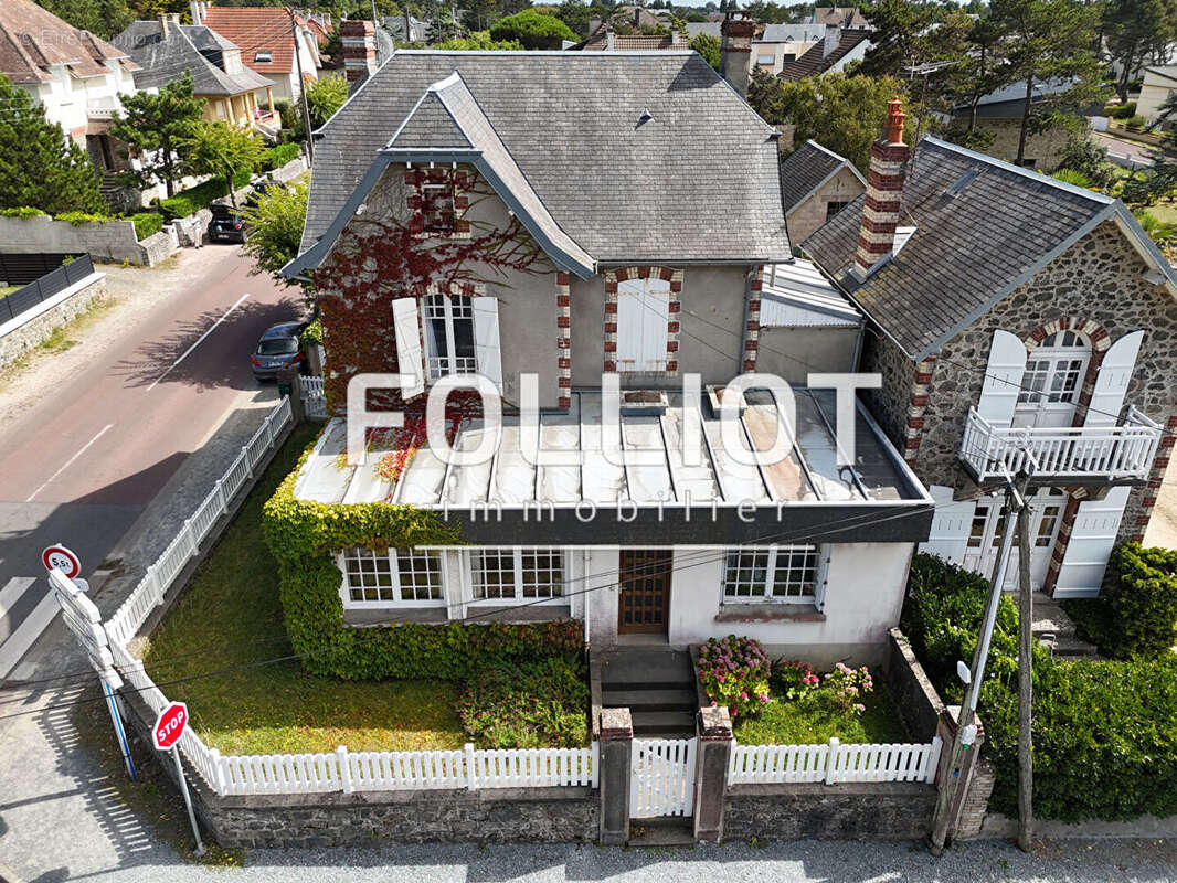 Maison à AGON-COUTAINVILLE