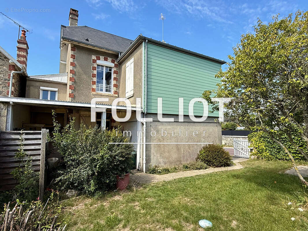 Maison à AGON-COUTAINVILLE