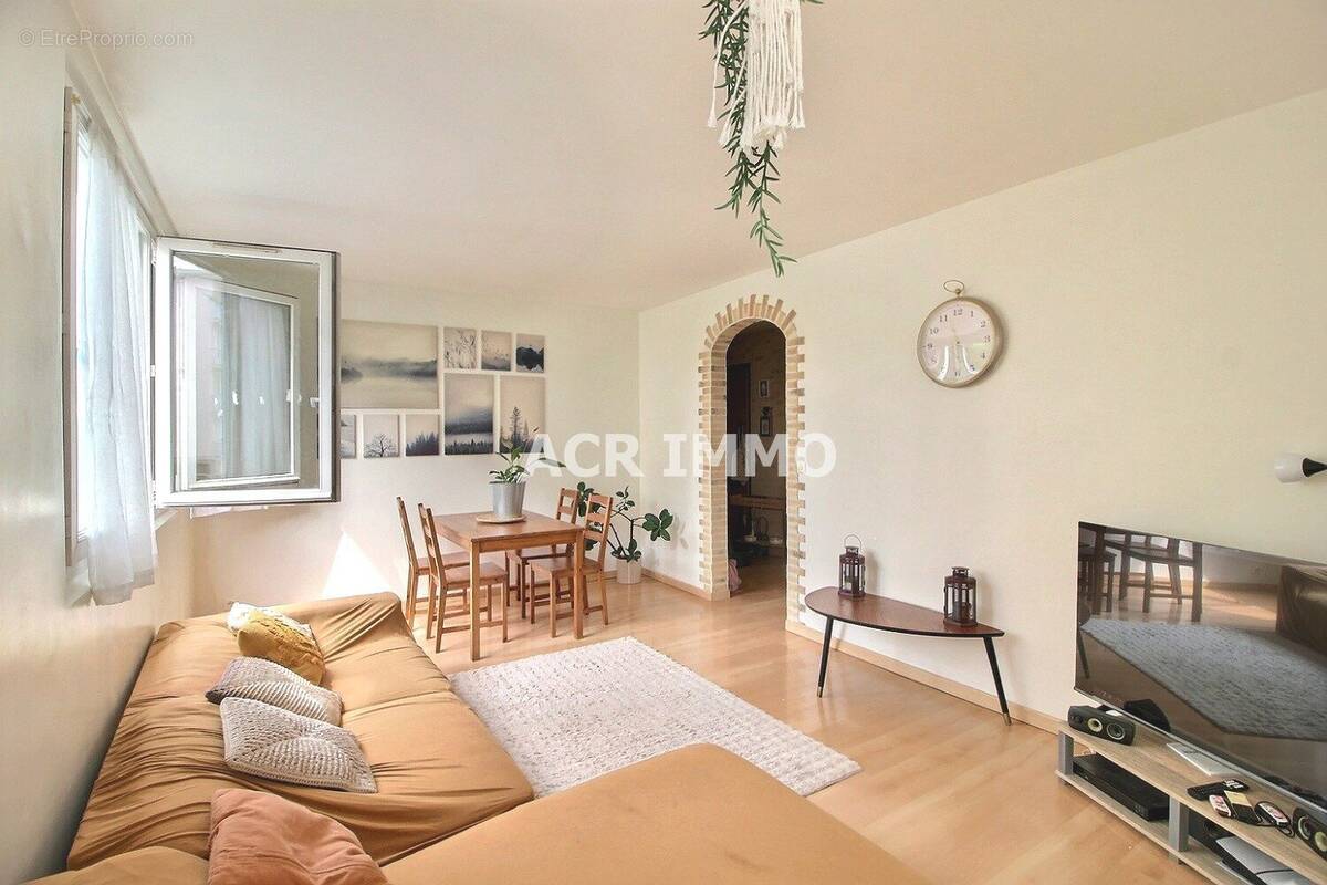 Appartement à MAURECOURT